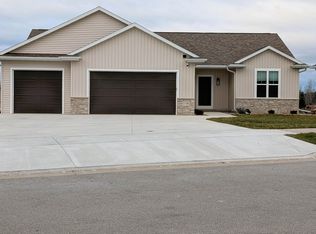 1759 Dallas Ln, De Pere, WI 54115