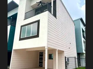 310 W Evergreen St #114, San Antonio, TX 78212
