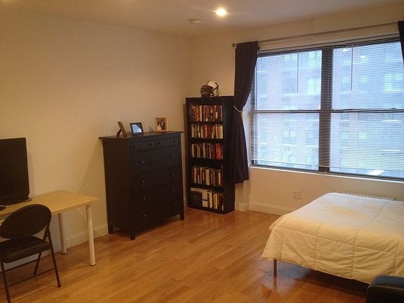 2nd image of 237 W 14th St APT C1