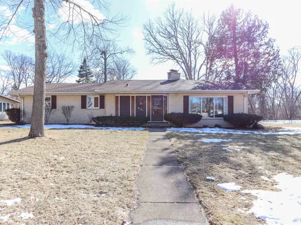 2101 Edgewood Ct, Kaukauna, WI 54130