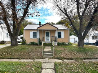 108 W Nishna Rd, Shenandoah, IA 51601