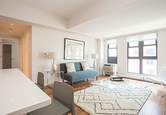 3rd image of 27 Albany Ave APT 604