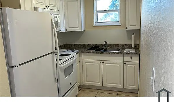 774 NW 41st St #4 — Photo 8