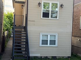 3324 S May St, Chicago, IL