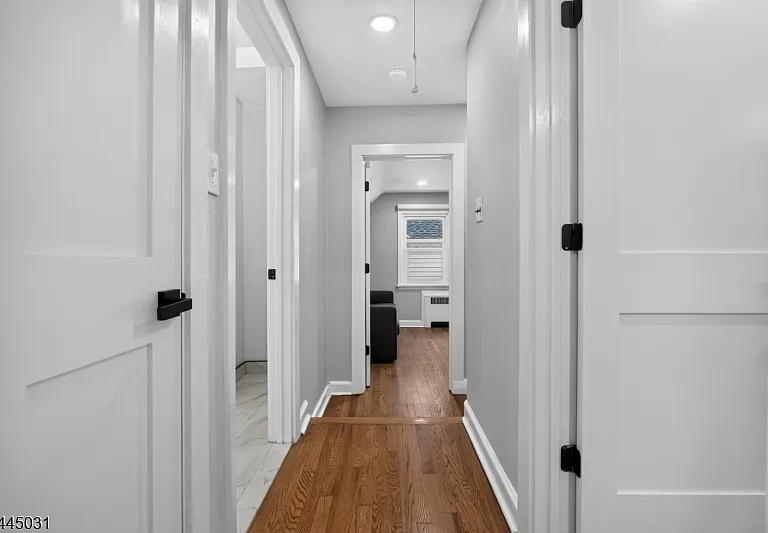 29 Laurel Ave — Photo 20