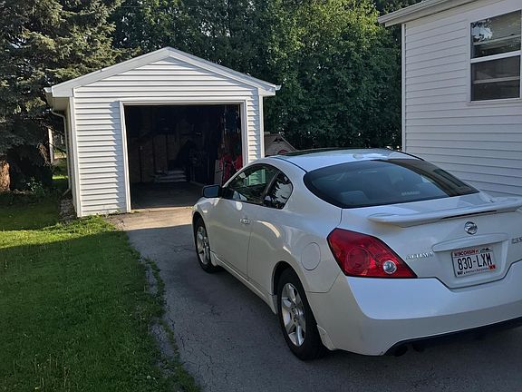 2nd image of 1081 Holly Ct #1081