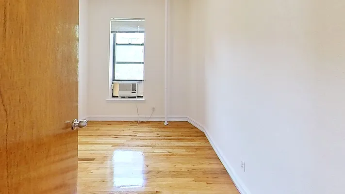 Rented by Bond New York | media 11