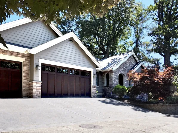 13546 Peters Rd, Lake Oswego, OR 97035