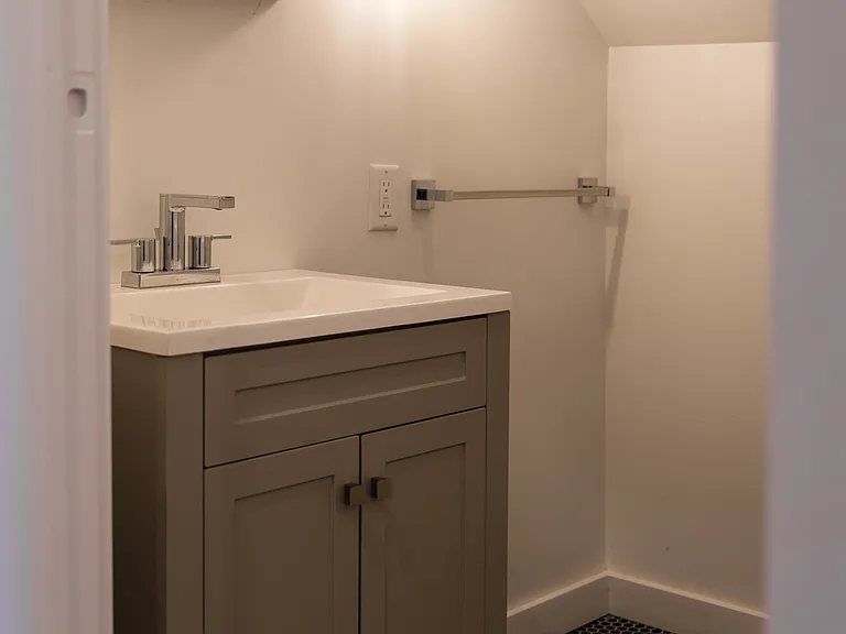 569 Linwood Ave #2 — Photo 25