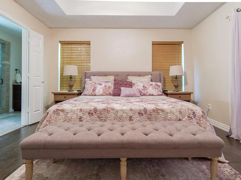 2424 Park Crest Ct — Photo 17