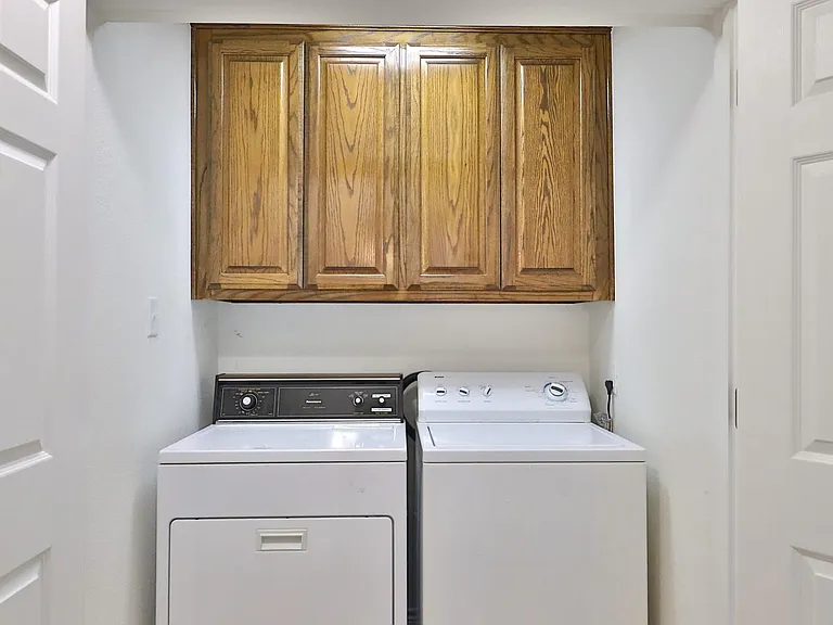 2650 Madison Ave #1/2 — Photo 14