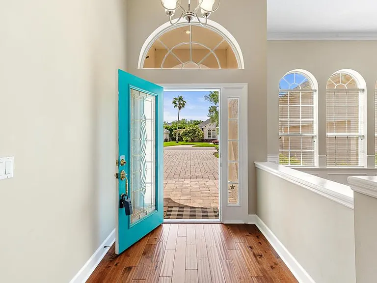 337 S Mill View Way — Photo 4