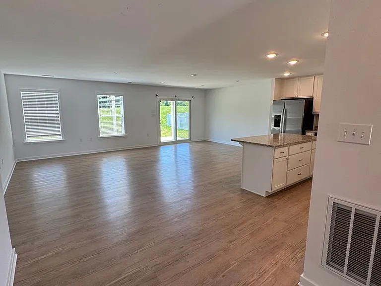 612 Dripping Spring Dr — Photo 14