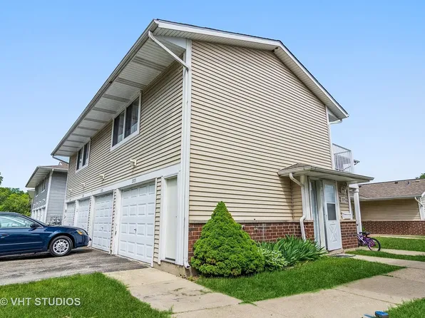 1373 Fremont Dr, Hanover Park, IL
