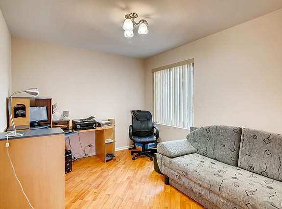 5th image of 3139 Toulon Dr