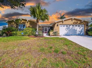 8222 Red Cedar Dr, Port Richey, FL 34668