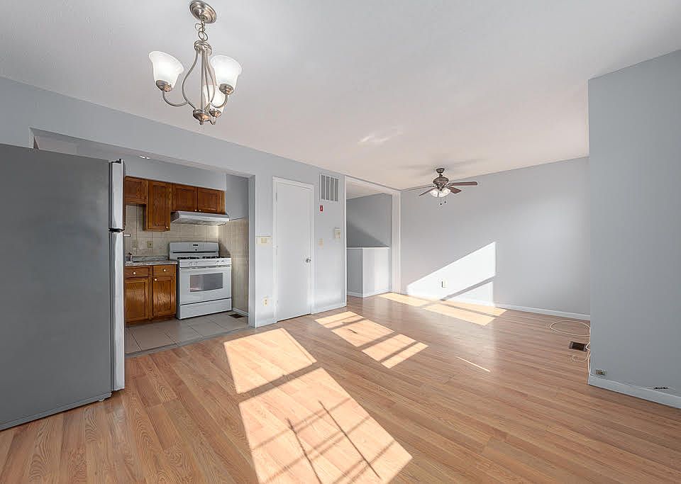 1st image of 882 Hancock St Floor 2