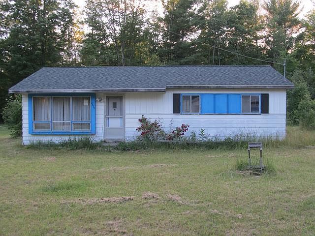 1st image of 3270 Robertson Dr