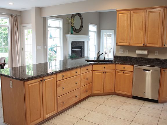 5th image of 2432 Brantwood Dr
