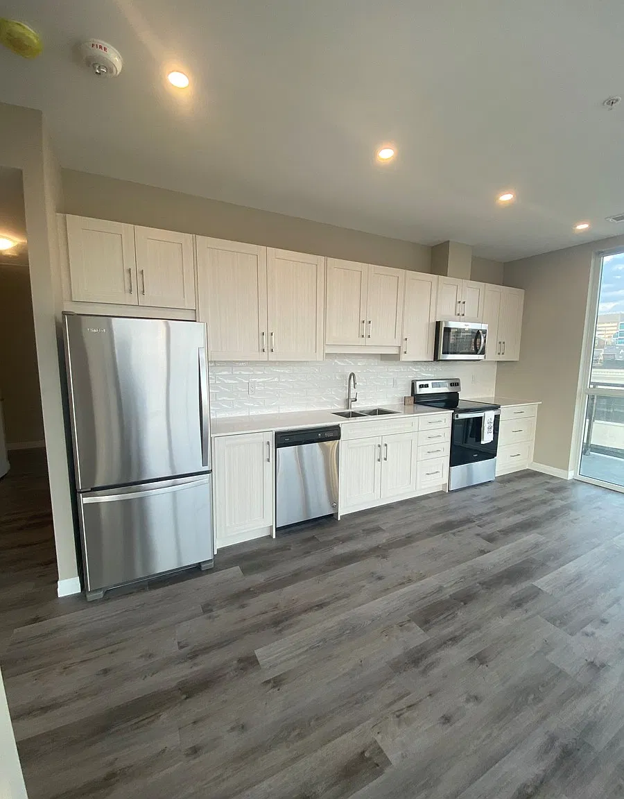 60 Charles Street West Kitchener — Photo 2