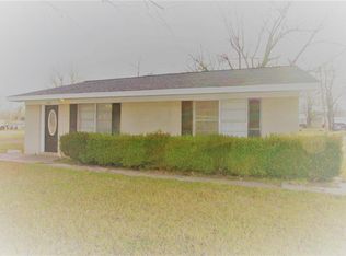 120 N Cedar St, Blossom, TX 75416