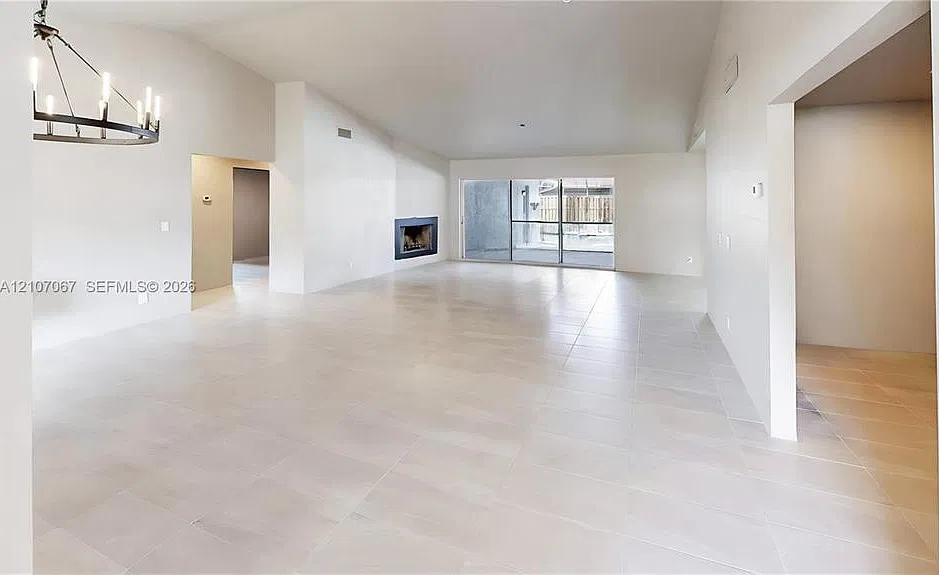 3 bed, 2.5 bath, 2206 sqft, $4,850 — Photo 4