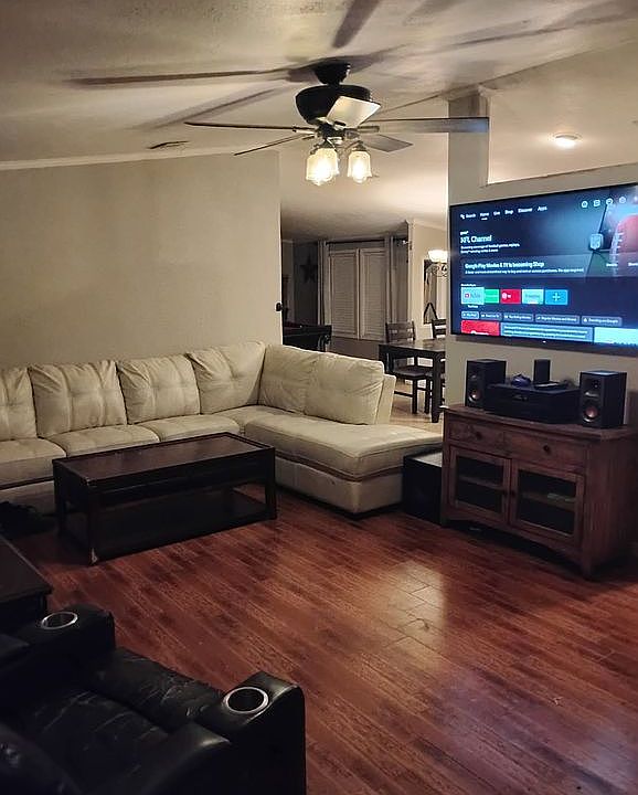 2nd image of 4805 Pembrook Pl