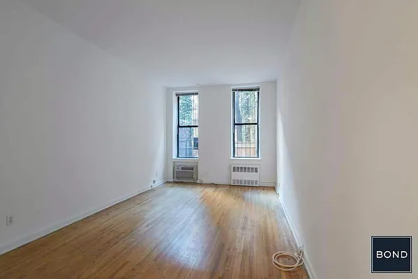 Rented by Bond New York | media 8