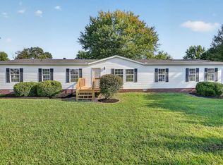 624 State Route 52, Portland, TN 37148
