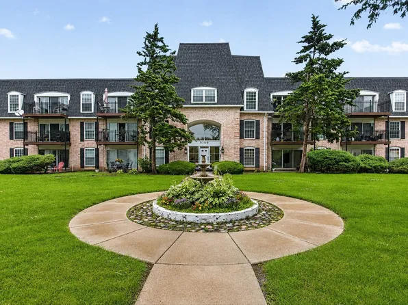 5200 Carriageway Dr APT 317, Rolling Meadows, IL 60008