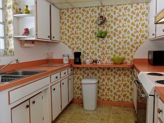 5th image of 136 Greenbrier Drive