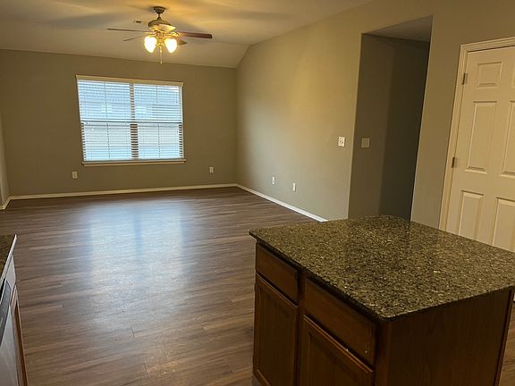 2nd image of 3301 SW Windrift Ave Unit 1