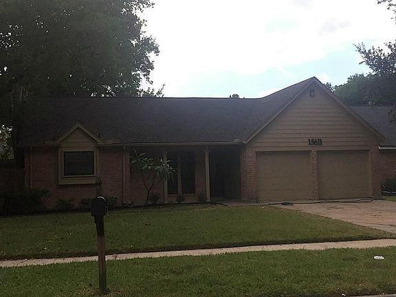 3rd image of 15611 Fox Springs Dr