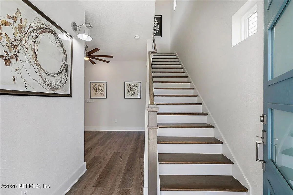 3 bed, 2.5 bath, 1815 sqft, $3,650 — Photo 4