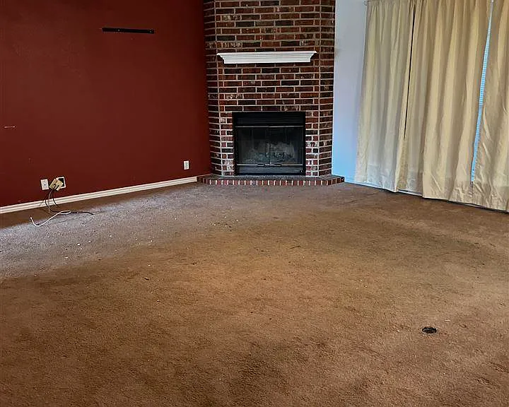 902 Sugarbush Ln — Photo 4