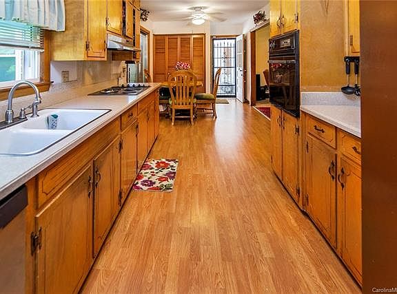 3rd image of 7519 Glencannon Dr