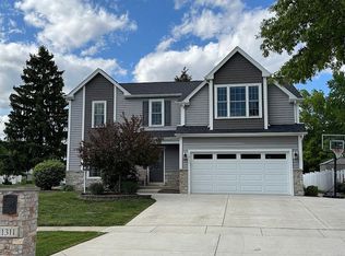 1311 Country Glen Ln, Carol Stream, IL 60188