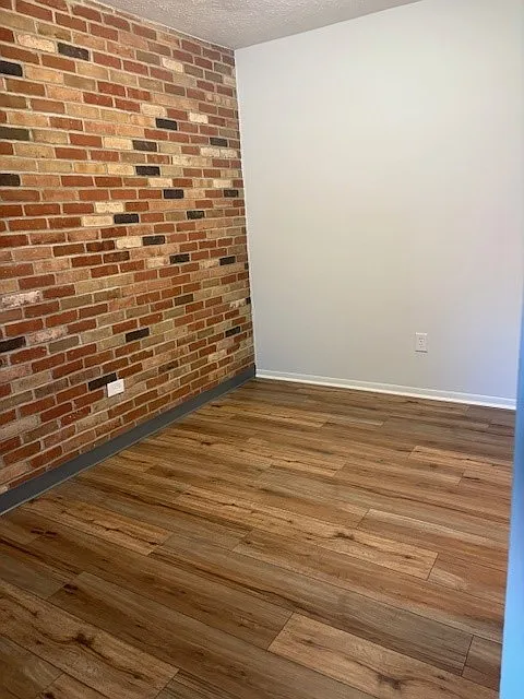 2 bed, 750 sqft, $975 — Photo 4