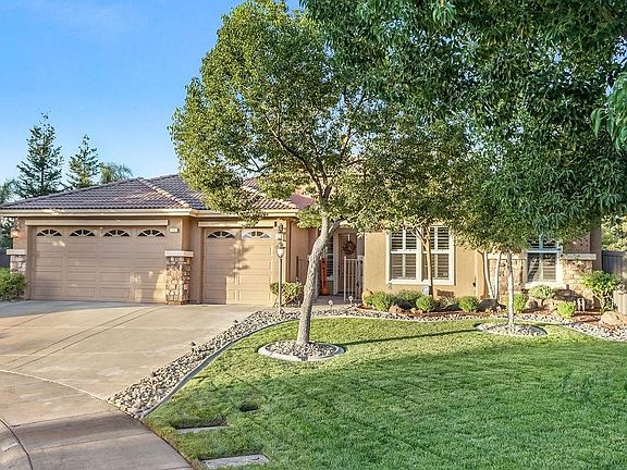 3rd image of 15 Cadbury Ct