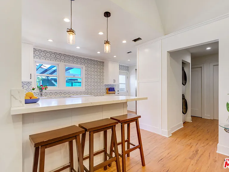 8818 Rosewood Ave — Photo 8
