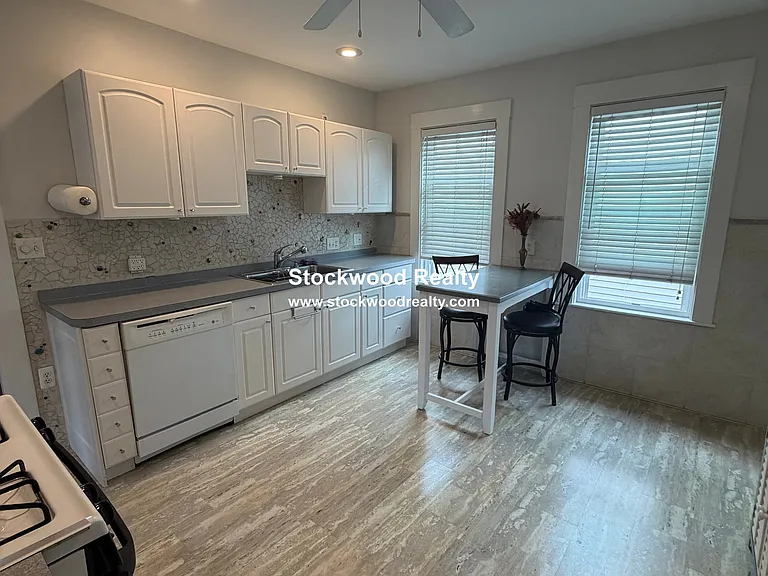 21 Lyon St #3 — Photo 4