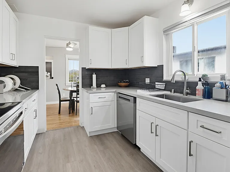 7372 Stanford Ave — Photo 8