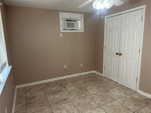 5th image of 213 Rosebud St APT J