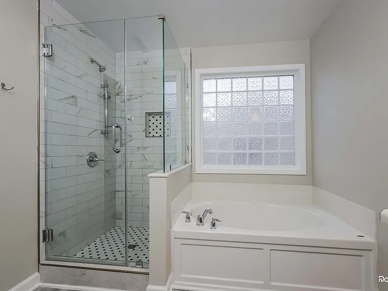4645 Craver Woods Ct — Photo 11