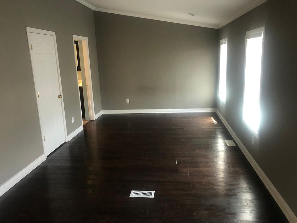 2nd image of 419 V & T Way