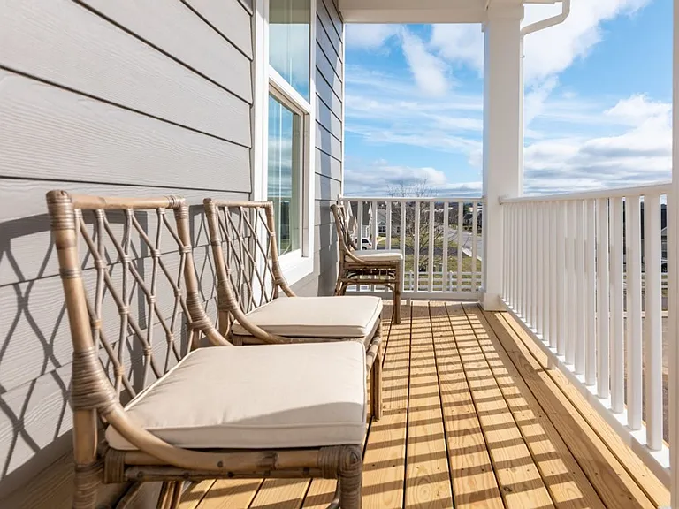 1054 Balsam Ln — Photo 21