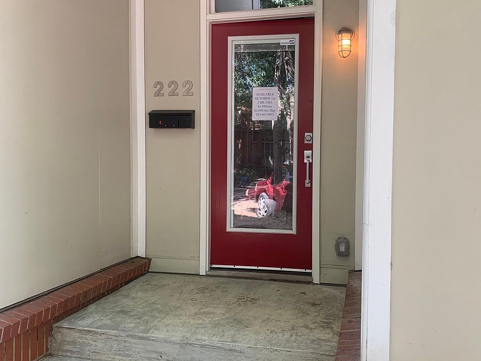 Front entry 222 W. 17th St