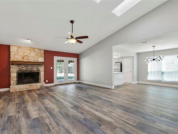 4th image of 6204 Sun Vista Dr