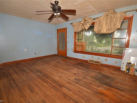 5th image of 1304 Eastwood Ave