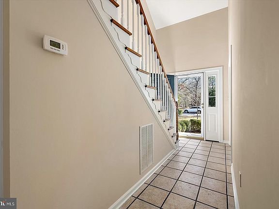 3rd image of 709 Grason Ln